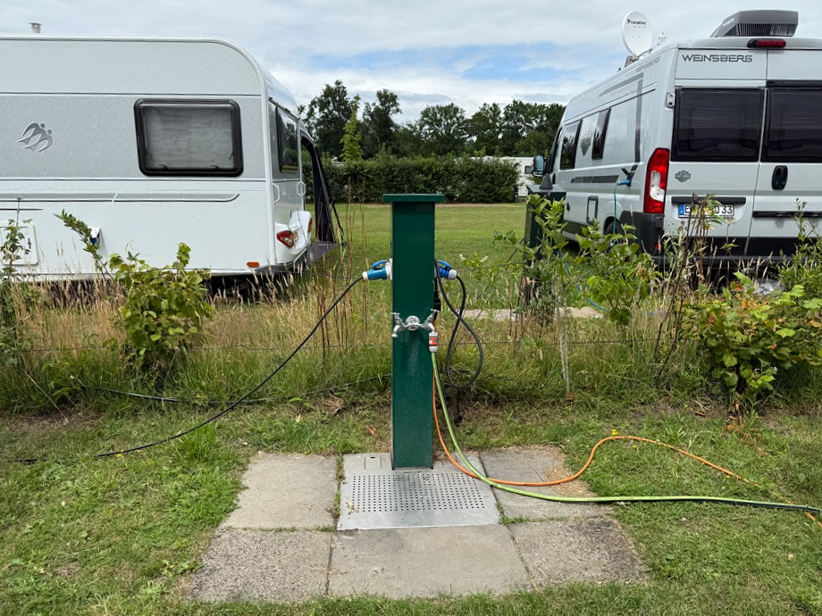 Technische ruimte en waterinstallatie op camping De Kleine Wolf